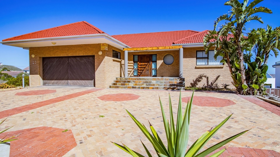 4 Bedroom Property for Sale in Pearl Bay Western Cape